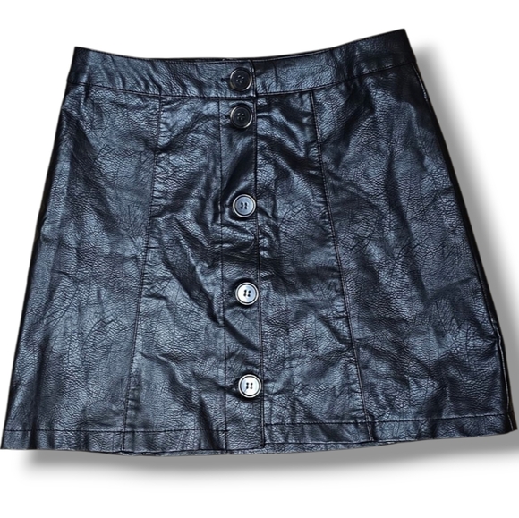 NEW LOOK | FAUX LEATHER FRONT BUTTON UP SKIRT - NWOT! - Picture 1 of 16